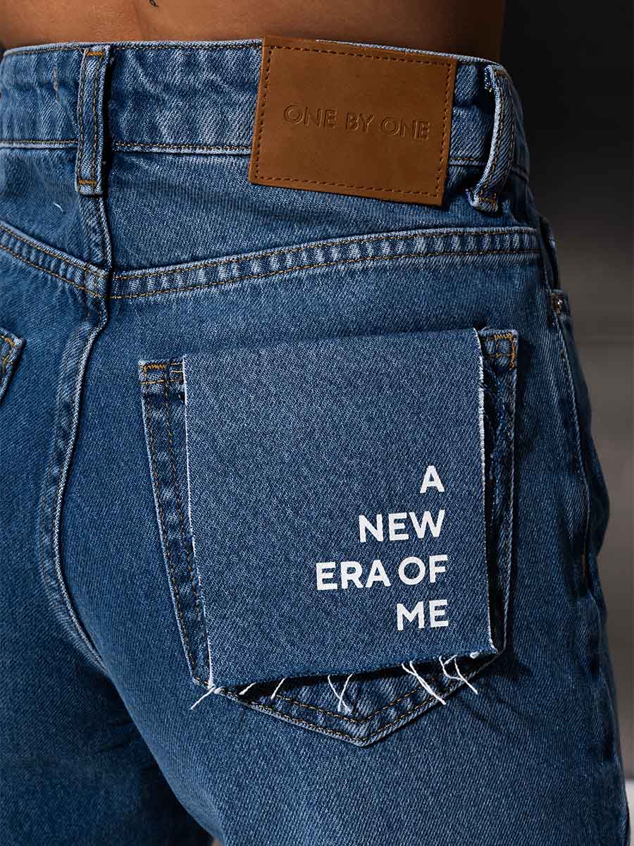 Straight-cut blue jeans with A NEW ERA OF ME print