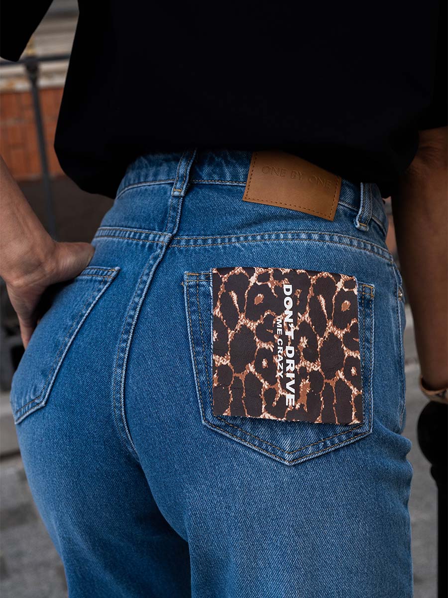 Straight-cut blue leopard print jeans