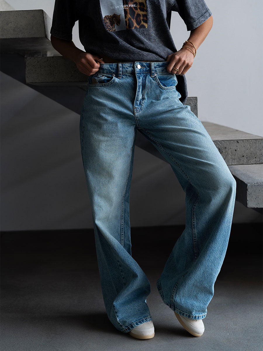 Dark blue palazzo jeans with embroidery